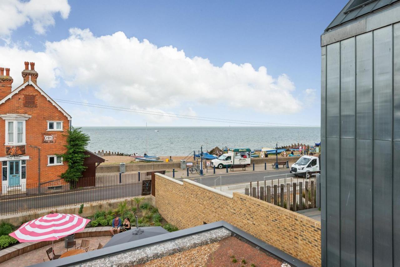 Home With Sea Views Next To The Beach! Whitstable Eksteriør billede