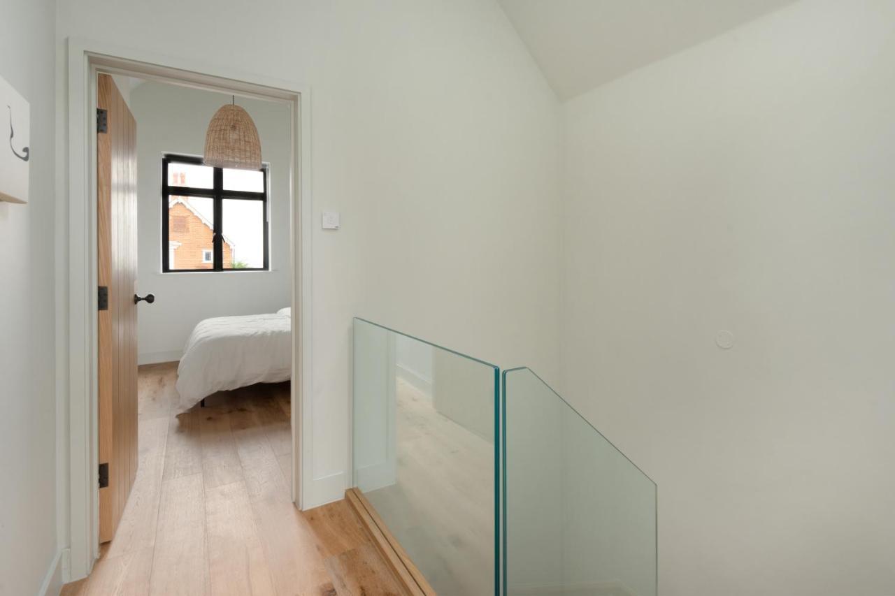 Home With Sea Views Next To The Beach! Whitstable Eksteriør billede