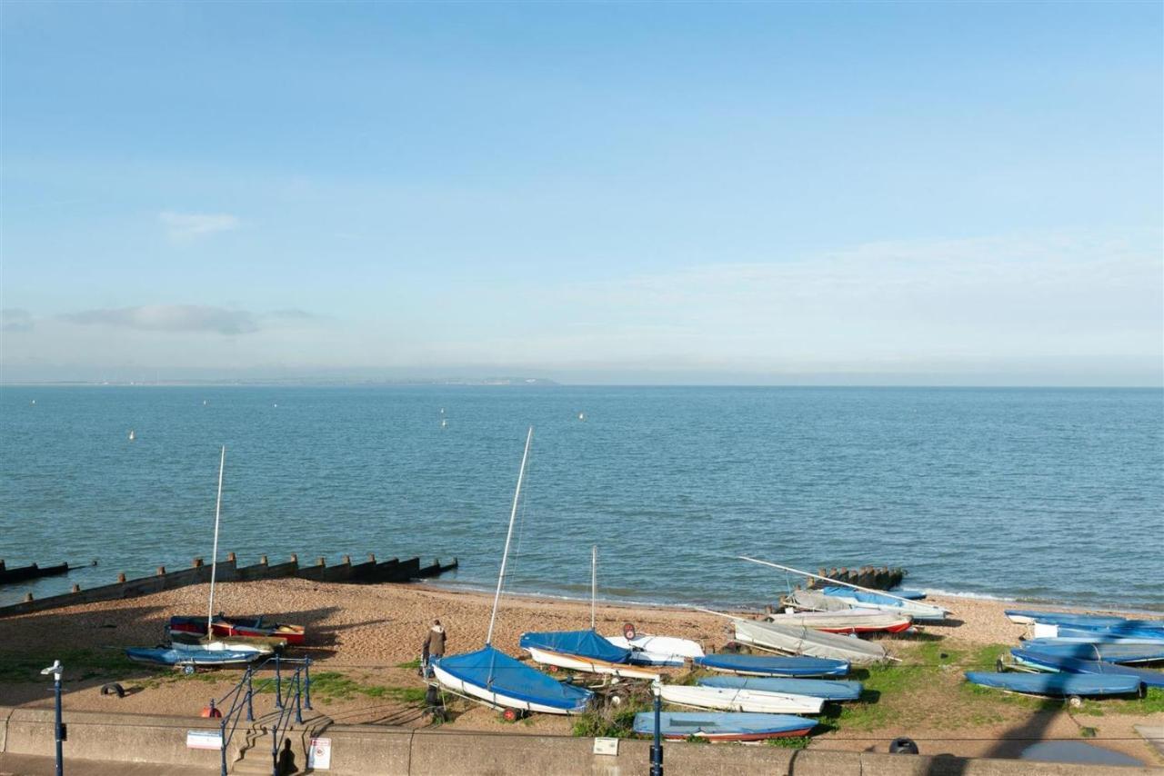 Home With Sea Views Next To The Beach! Whitstable Eksteriør billede